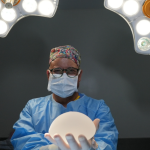 Gilberson Wanderley Silva explica como os cuidados pré-operatórios são decisivos para uma recuperação mais rápida e segura após a cirurgia plástica.